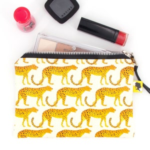 Original makeup case, with a personnal illustration of cheetah, handmade with metal zipper, gift for woman, for valentines day, 18x12 cm image 5