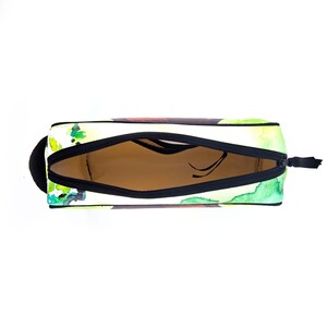 Women's faux leather toiletry bag image 8