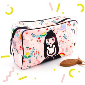 ベビートイレタリーバッグ、子供、手作り、出産祝い、大きなファスナー付き開口部、おとぎ話の生地、プリンセスパターン、24x8x16 cm