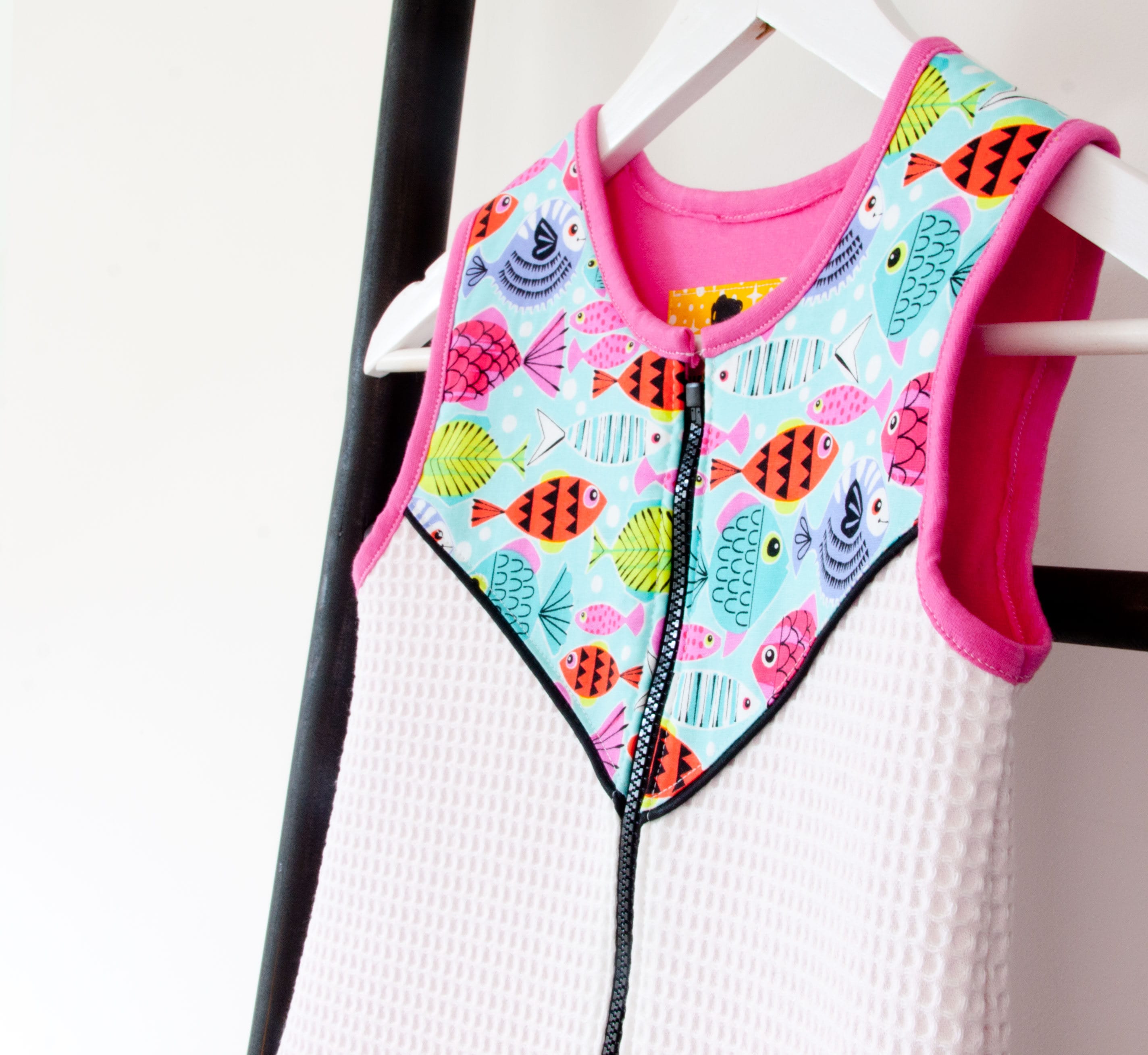 Gigoteuse Printemps Été, Fait Main, Idéal Cadeau de Naissance, Tissu Coton, Motif Poissons Multicolo