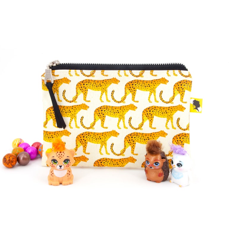 Original makeup case, with a personnal illustration of cheetah, handmade with metal zipper, gift for woman, for valentines day, 18x12 cm image 9