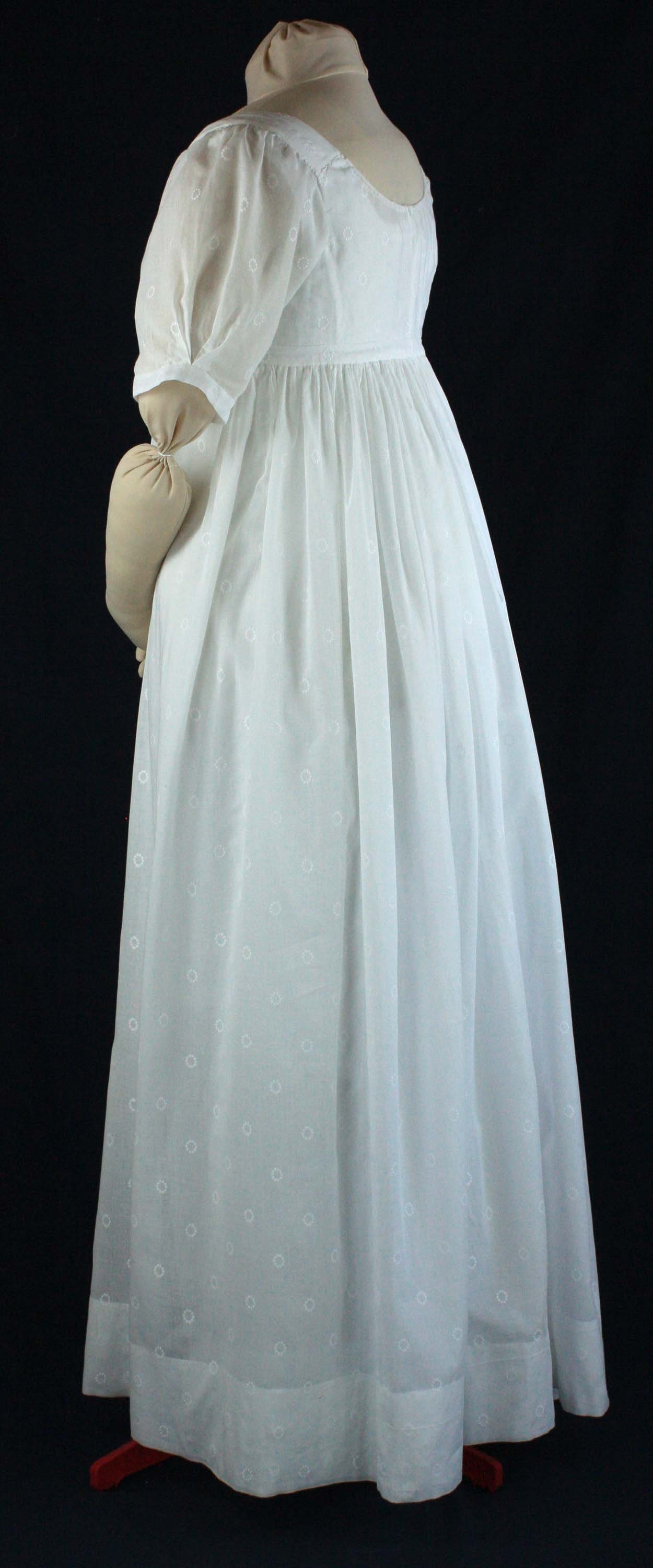 Empire / Regency dress with sleeveless Spencer 1805 to 1810 Sewing