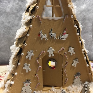 1:48 Gingerbread House Kit. Create yourself designed for collectors.