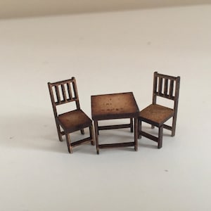 1:24 L/H Table and Chairs Kit for Collectors.
