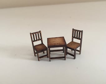 1:24 L/H Table and Chairs Kit for Collectors.