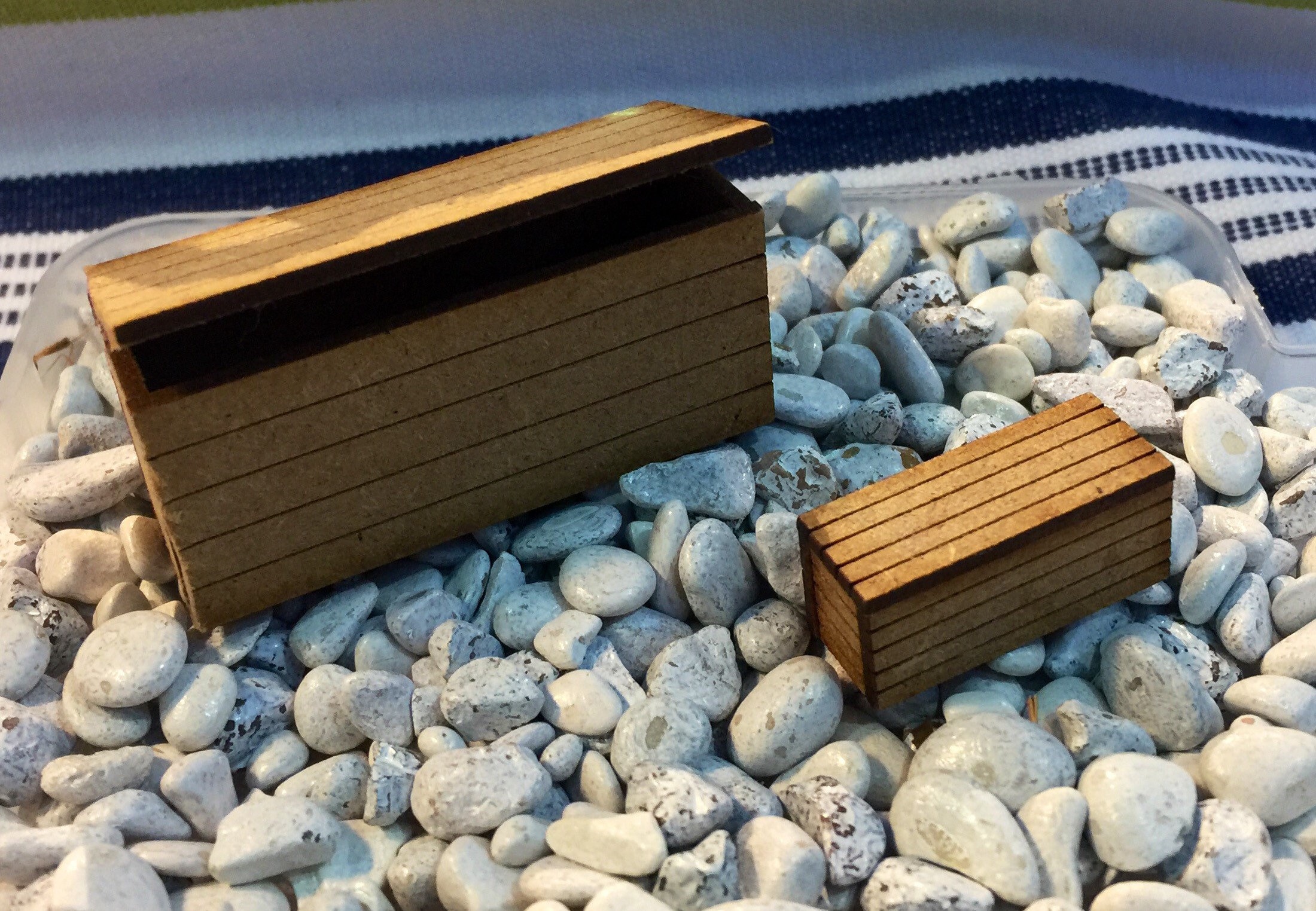 1:24 Beach Hut Low Storage Box kit to make your own.