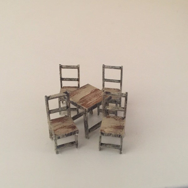 1:48 Table and 4 chairs  ' Shabby Chic 'complete.