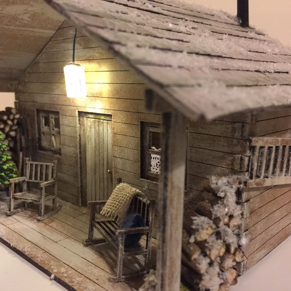 1:48 Cosy Cabin Kit. Create yourself designed for collectors.