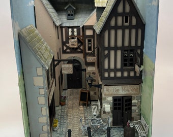 1:48 The French Book Nook Kit.