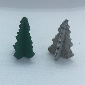 1:48 Christmas 3D Tree for collectors. Ideal to decorate the Story Book House. Completed Item.
