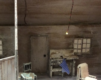 4 bombillas a escala 1/48 con batería y soporte. Nota: Solo para el kit de iluminación.