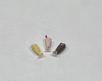 New, 1:48 Set of 3 Ice-cream Sundae’s/Milkshakes. Completed item for Collectors.