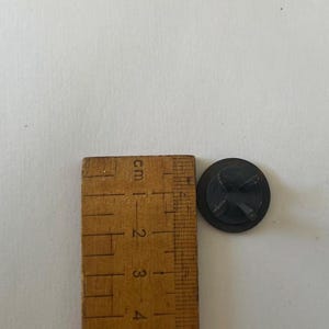 1:48 Modern Armchair and Round Coffee Table kit. image 8