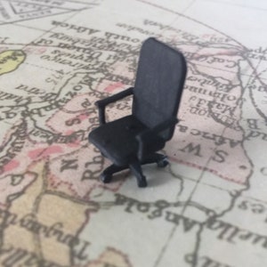 1:48 Adult Office Chair. Completed item for Collectors.