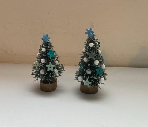 1:48 Frostiger Tannenbaum x 1. Dekoriert und komplett. - Etsy.de