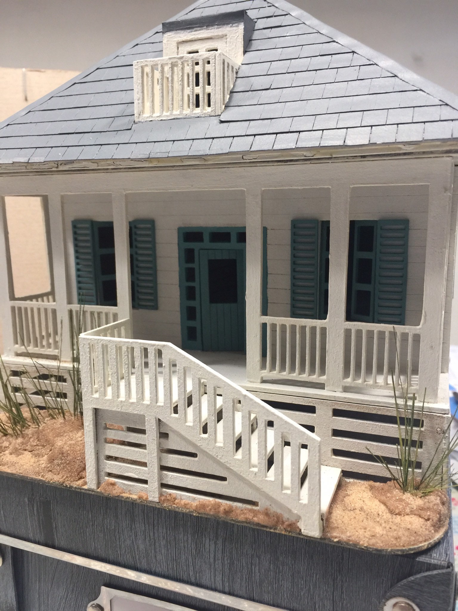 Dollhouse Beach House Kit 