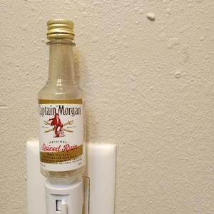 Mini luz de noche Nip. Ron con especias Captain Morgan