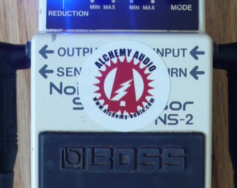 ¡Modifica tu pedal de efectos Boss NS-2 Noise Suppressor Gate! Servicio de modificación de pedales de Alchemy Audio.