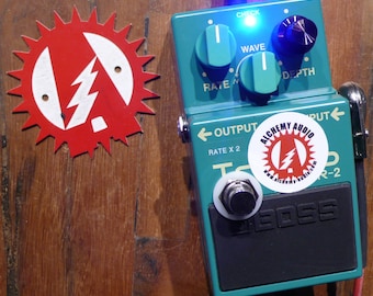 ¡Modifica tu Boss TR-2 Trémolo Efectos de Guitarra Pedal + Actualizaciones! Servicio de Modificación de Audio de Alquimia. ¡Demostración de vídeo!