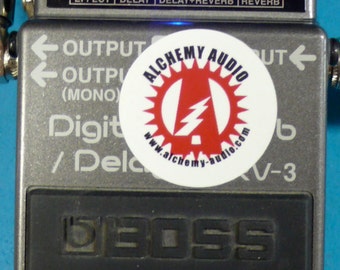 ¡Modifica tu Boss RV-3 Digital Reverb con la modificación analógica y mejoras! Servicio de modificación de pedales Alchemy Audio.