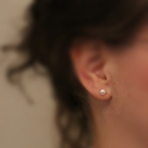 Boucles d'oreilles à clip invisibles, Boucles d'oreilles à clip de perles d'eau douce blanches, Boucle d'oreille non percée, Clip sans métal, Boucles d'oreilles anallergiques image 3
