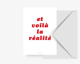 Postkarte / Realite No. 3 / Schlichte Karte mit Lustigem Spruch Rote Schrift