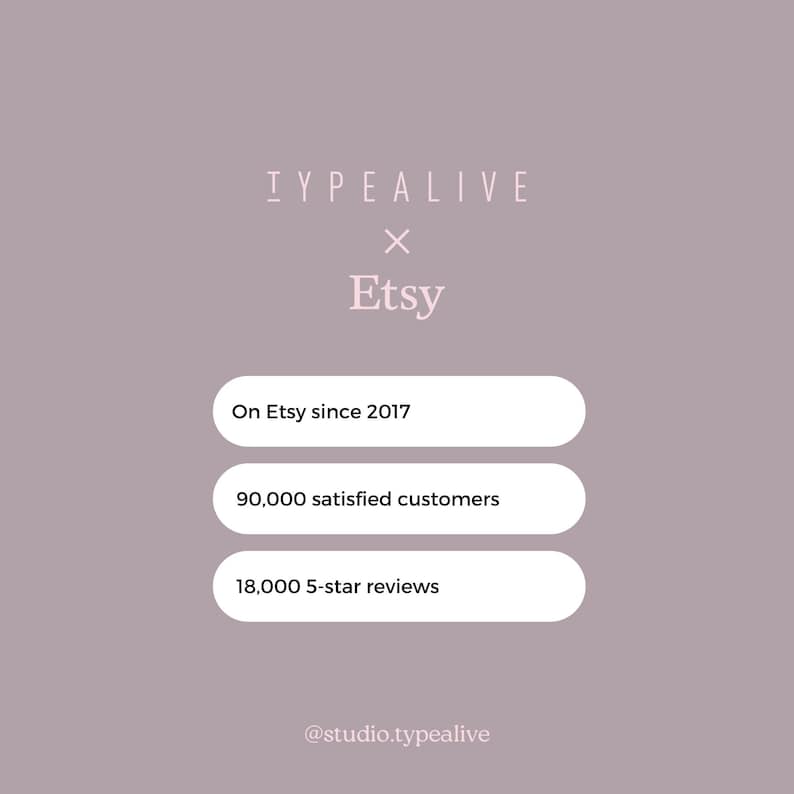 Może przedstawiać: Grafika w kolorze r&oacute;żowym i białym z tekstem "TYPEALIVE x Etsy" i trzema białymi przyciskami z tekstem "Na Etsy od 2017 roku", "90 000 zadowolonych klient&oacute;w" i "18 000 5-gwiazdkowych recenzji". Grafika zawiera r&oacute;wnież tekst "@studio.typealive".