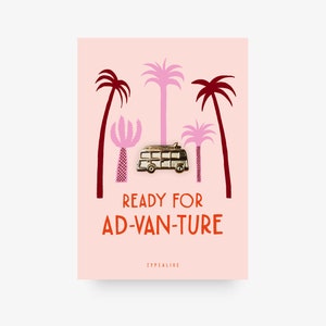 Badge / AD-VAN-TURE / Spilla in ottone con camper con biglietto e scritta, come portafortuna, regalo di Natale o compleanno