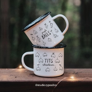 Tasse aus Emaille / TITS CHRISTMAS / Kaffeetasse, witziger Spruch, Camping Becher, Geschenk für Mama & Papa zu Weihnachten, Busen, Brüste