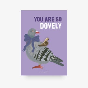 Badge / DOVELY / Spilla in ottone con colomba comprensiva di bigliettino e scritta, come portafortuna, per un compleanno, per San Valentino, per la fidanzata