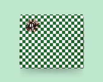 Geschenkpapier / SQUARES NO. 2 / Grüne Geschenkbögen mit Quadraten, für Weihnachten, Hochzeit, Geburtstag – exklusive Geschenkverpackung