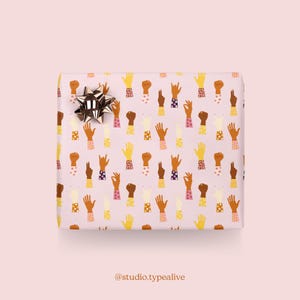 Geschenkpapier / GIRL POWER / Geschenkbögen mit starken Frauen, Fäuste, für Weihnachten, Hochzeit, Geburtstag – exklusive Geschenkverpackung