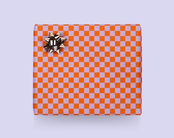 Geschenkpapier / SQUARES NO. 1 / Rote Geschenkbögen mit Quadraten, für Weihnachten, Hochzeit, Geburtstag – exklusive Geschenkverpackung
