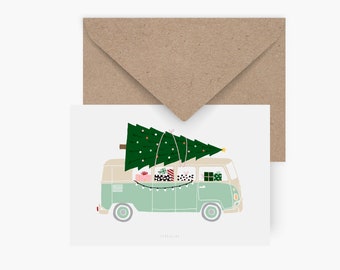 Weihnachtskarte / DRIVING HOME NO. 4 / schöne Karte zu Weihnachten als Geschenk für Camping Freunde mit Illustration Retro Bus Tannenbaum