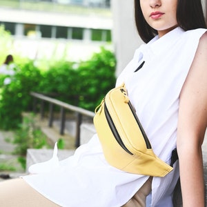Yellow leather beltbag / Unisex fanny pack / Leather waistbag / Travel hip bag image 4