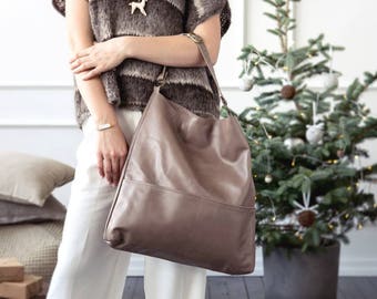 Genuine leather cacao color hobo bag with regulated handle