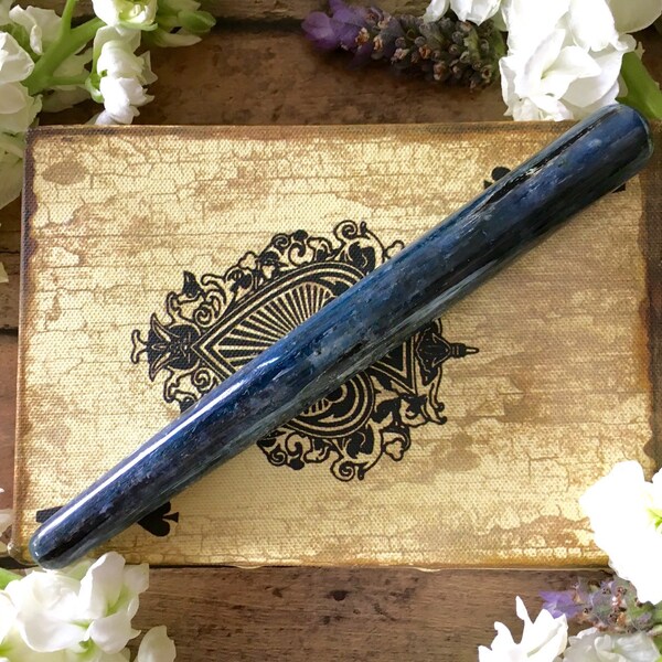 RESERVED for Kate - XXL Kyanite Wand / Wisdom / Spiritual Mastery