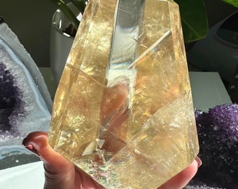 4.3" Extra Quality Optical Honey Calcite Filled with Rainbows - Solar Plexus - India