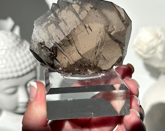 パキスタンのシガール・スカルドゥ産スモーキークォーツ・ハーフ