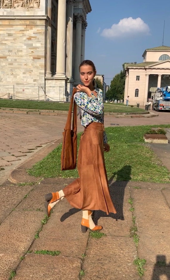 Maxi suede skirt 70s, 70s maxi skirt with pockets,
