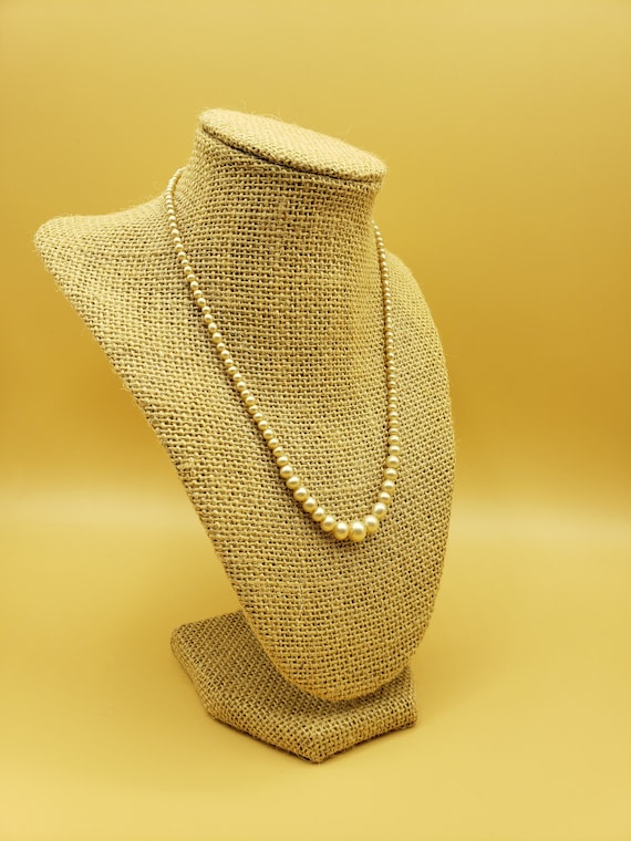 1960's Old White/Yellow Pearl Necklace, 17.5" Inc… - image 1