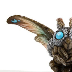 Mothra baby resin sculpture 2,36" (6cm)