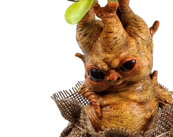 Mandragora baby resin sculpture 6,7" (17cm)