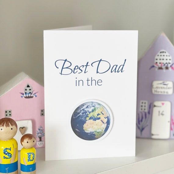 Biglietto Di Auguri Per La Festa Del Papà | Formato A5 Con Scritta 'Best Dad In The World' | Interno Bianco Con Busta | Finitura Opaca