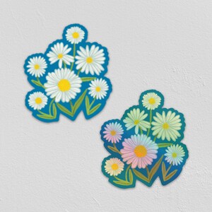 Daisy Sticker - Matte or Holographic