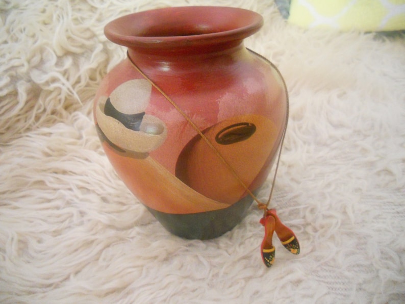 Vintage Hand Painted Peruvian Ceramic Vase Signed by the image 0
