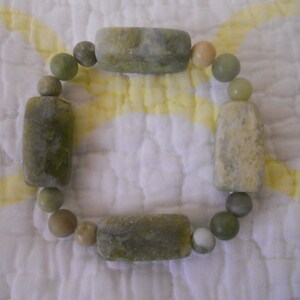 Irish Genuine Marble Bracelet with Original Green Box with Clover. Stretched Irish Bracelet. Jewelry. Gift for Her. Bild 7