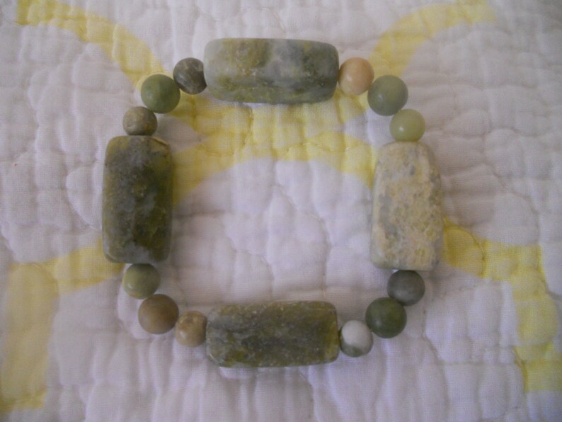 Irish Genuine Marble Bracelet with Original Green Box with Clover. Stretched Irish Bracelet. Jewelry. Gift for Her. Bild 7