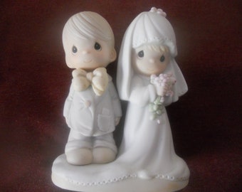 Vintage Precious Moments Porcelain Bisque Bride and Groom Figurine 1979"The Lord Bless You and Keep You"In Original Box with Tags.Caketopper
