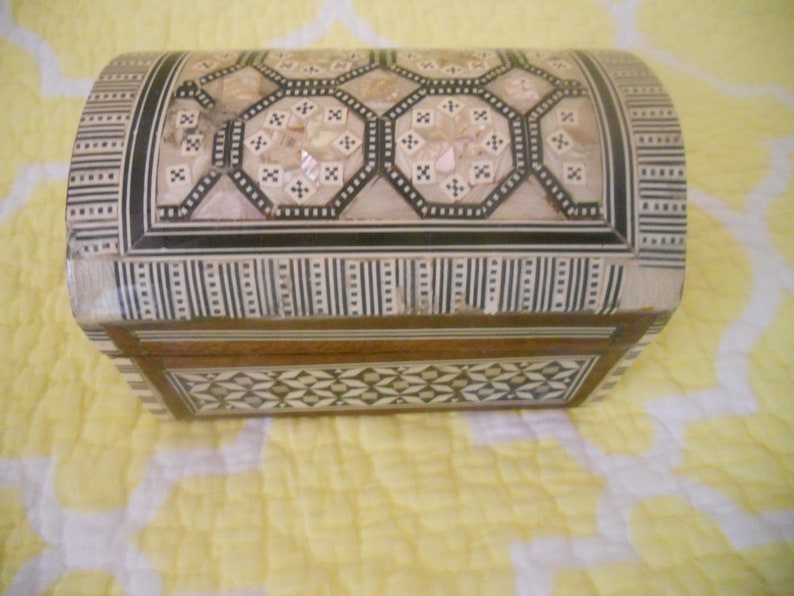 Vintage Wood & Mother of Pearl Inlaid Box.Vintage Jewelry image 0